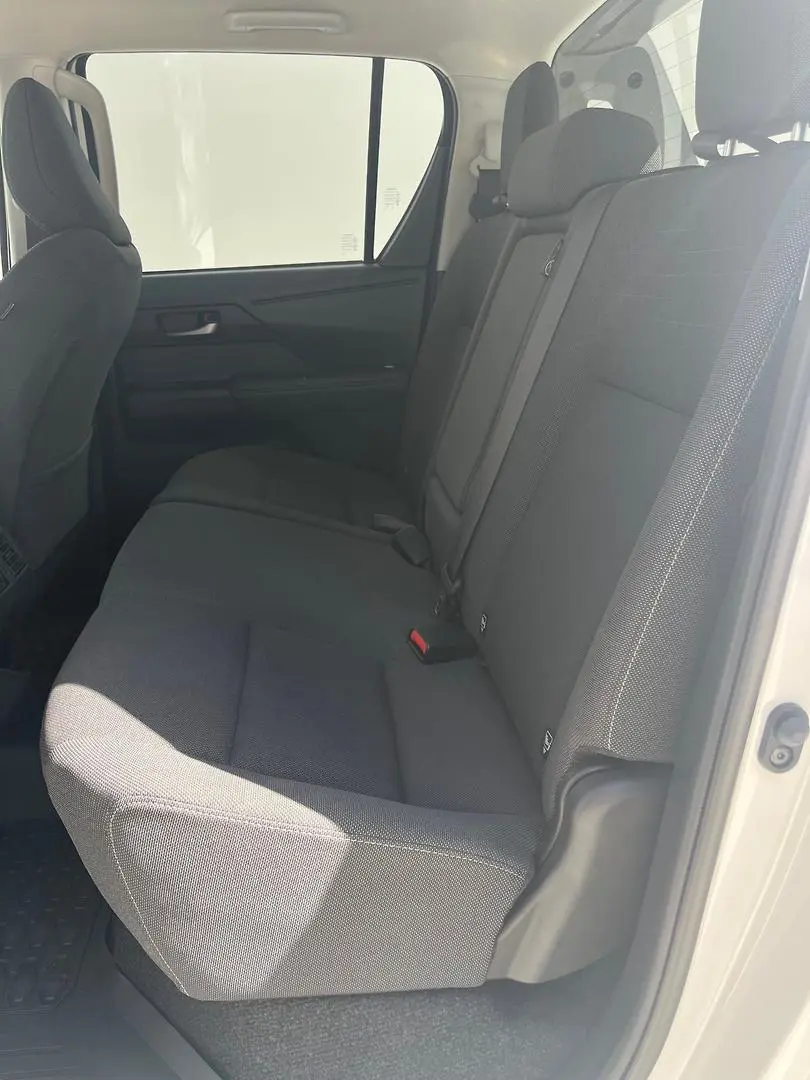 2025 Toyota Hilux Gallery Image 8