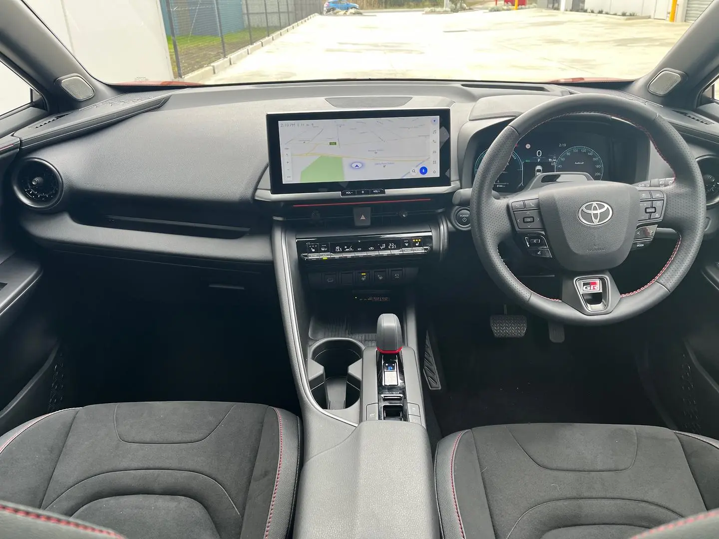 2025 Toyota C-HR Gallery Image 17