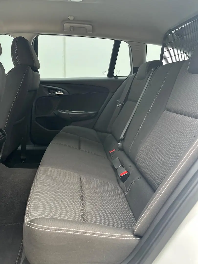 2016 Holden Commodore Gallery Image 7