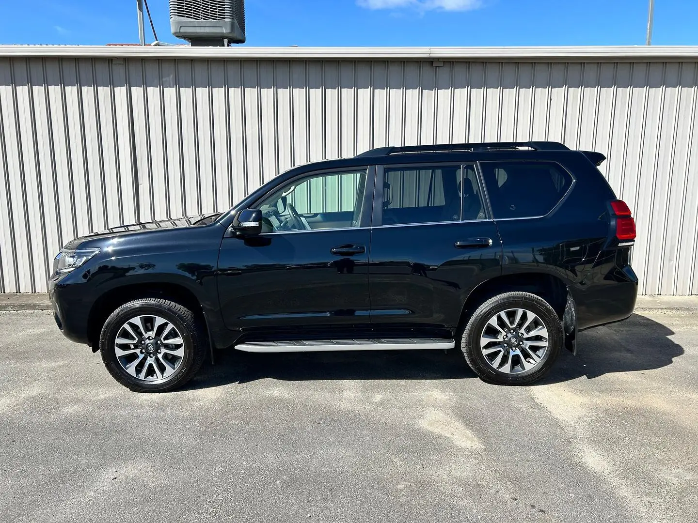 2023 Toyota Landcruiser Prado Image 8