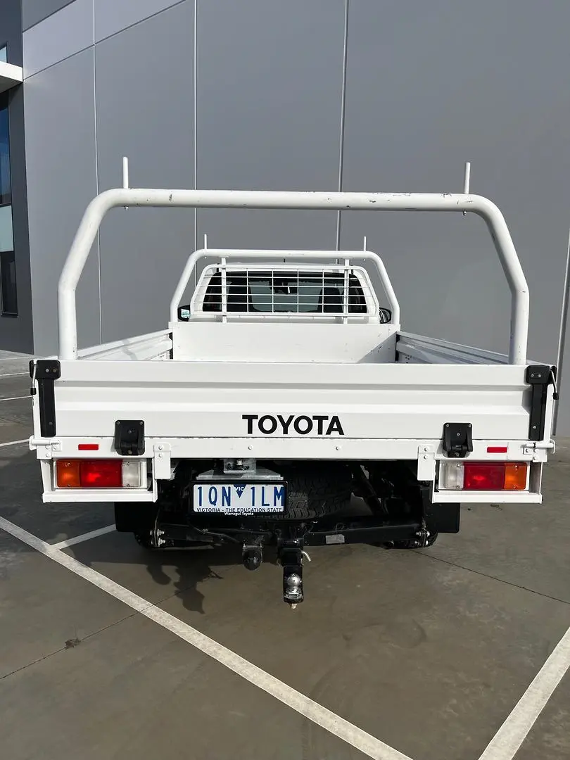 2019 Toyota Hilux Gallery Image 8