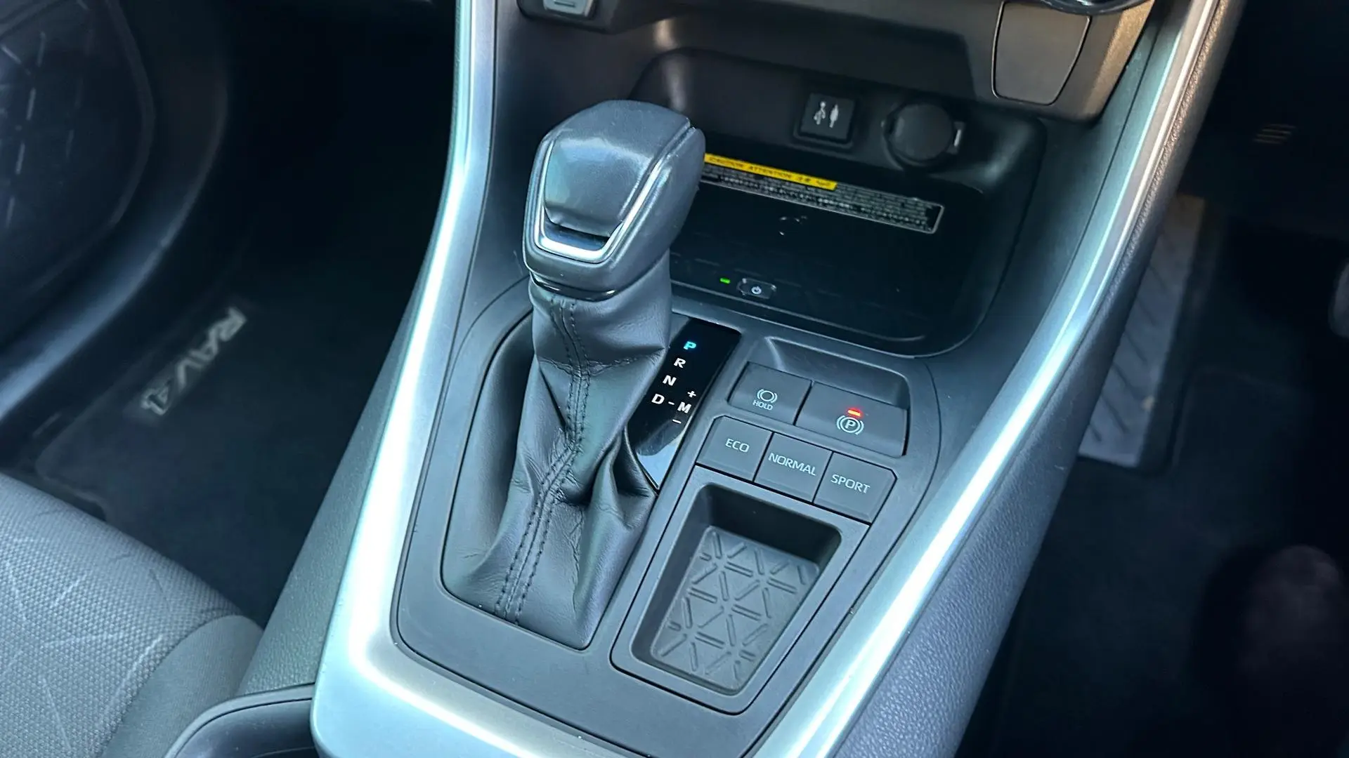 2019 Toyota RAV4 Gallery Image 18