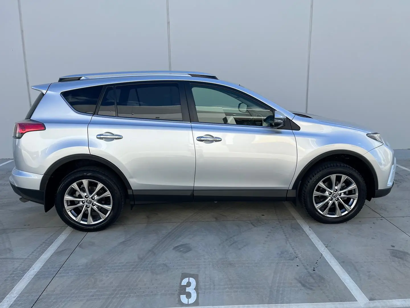 2016 Toyota RAV4 Gallery Image 25