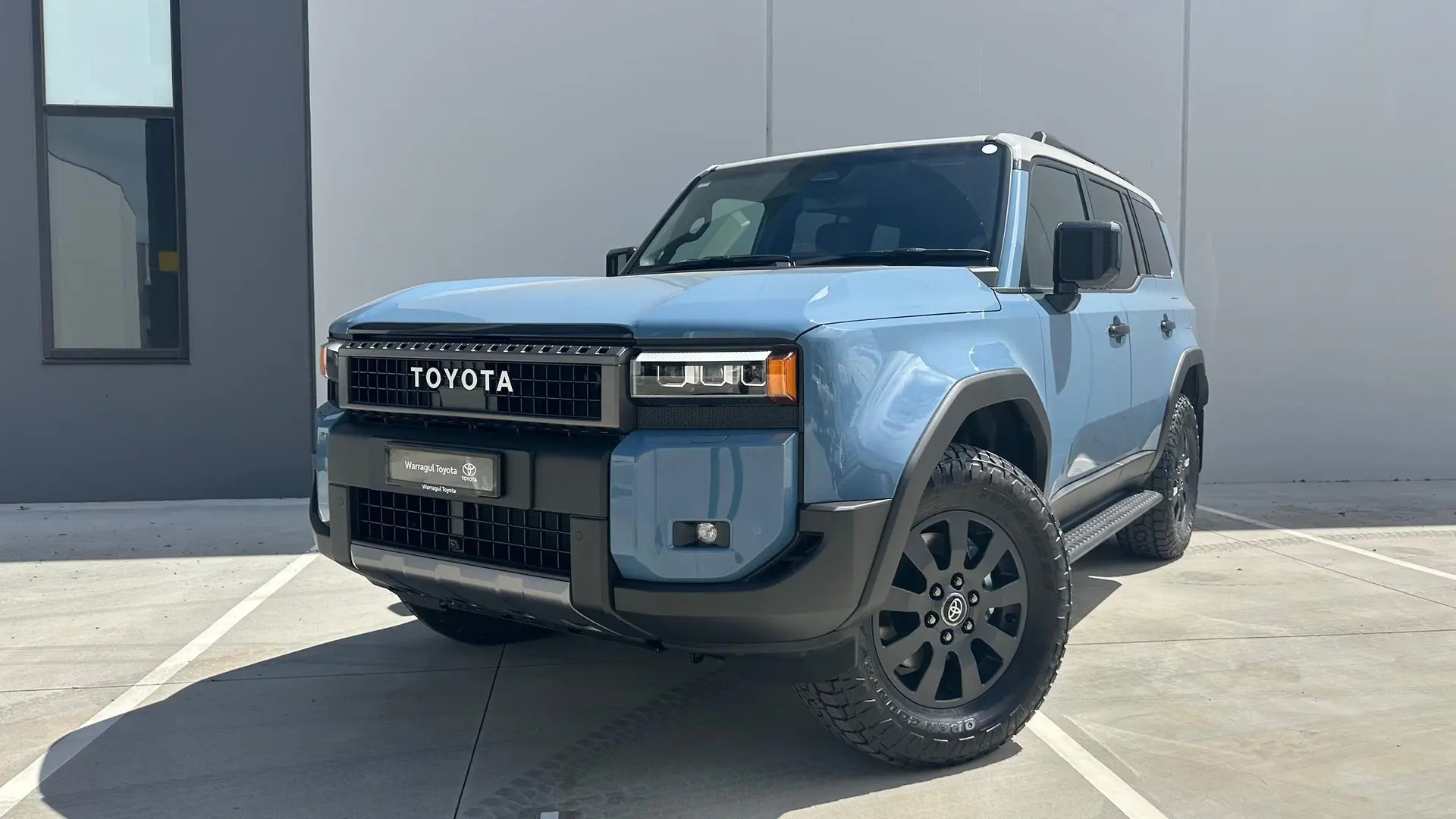 2025 Toyota Landcruiser Prado Gallery Image 3