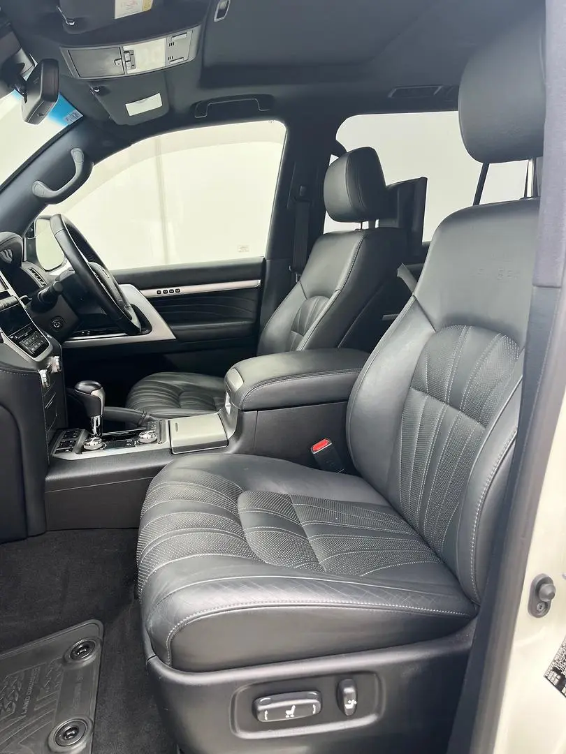 2021 Toyota Landcruiser Gallery Image 6