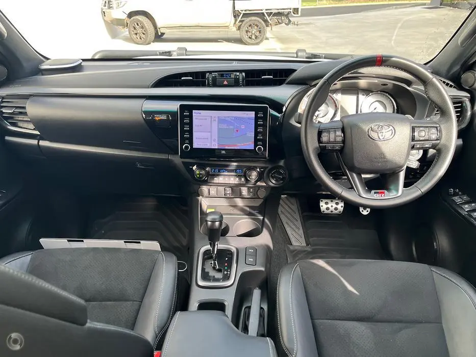 2024 Toyota Hilux Gallery Image 17