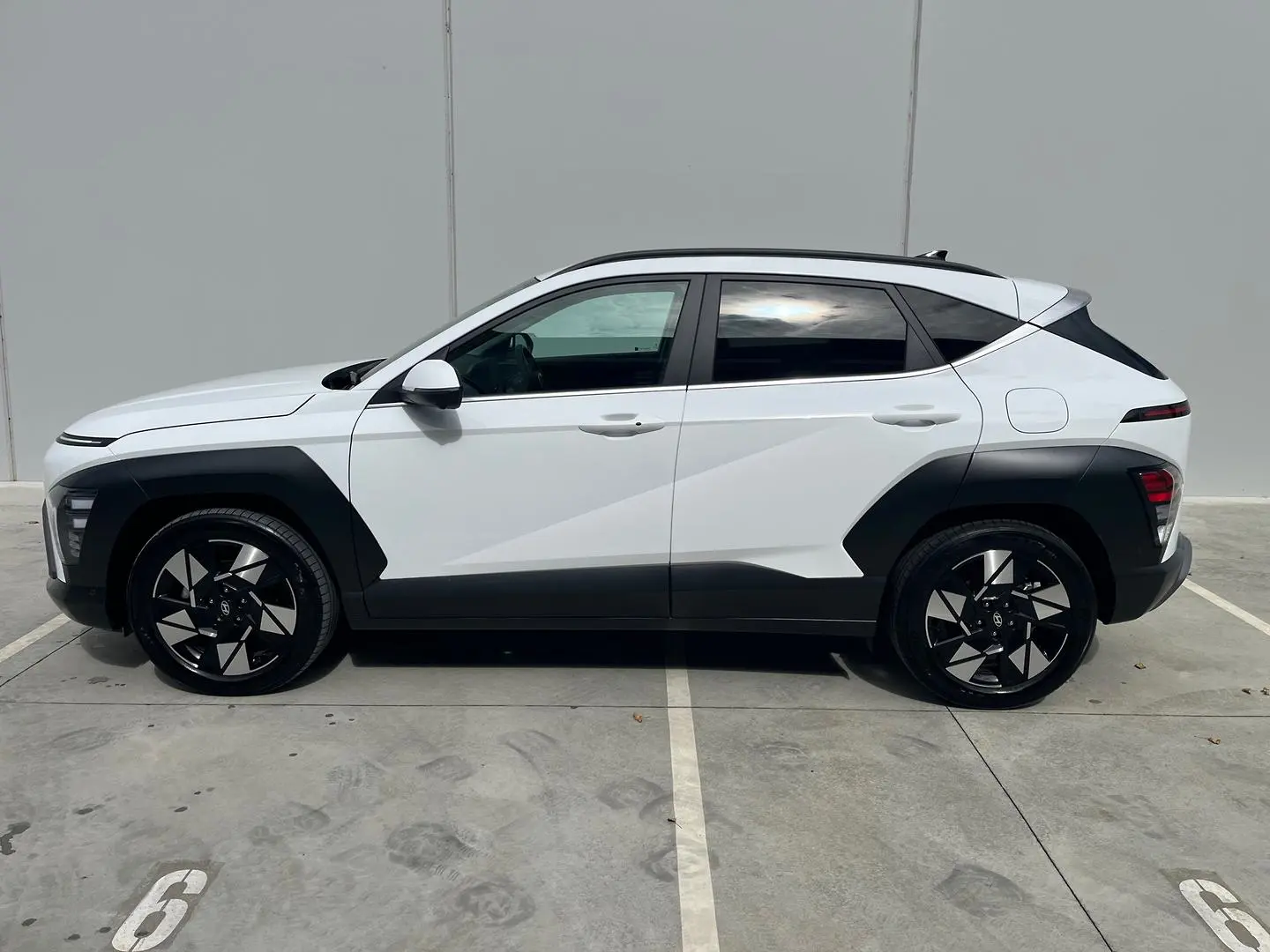 2024 Hyundai Kona Gallery Image 4