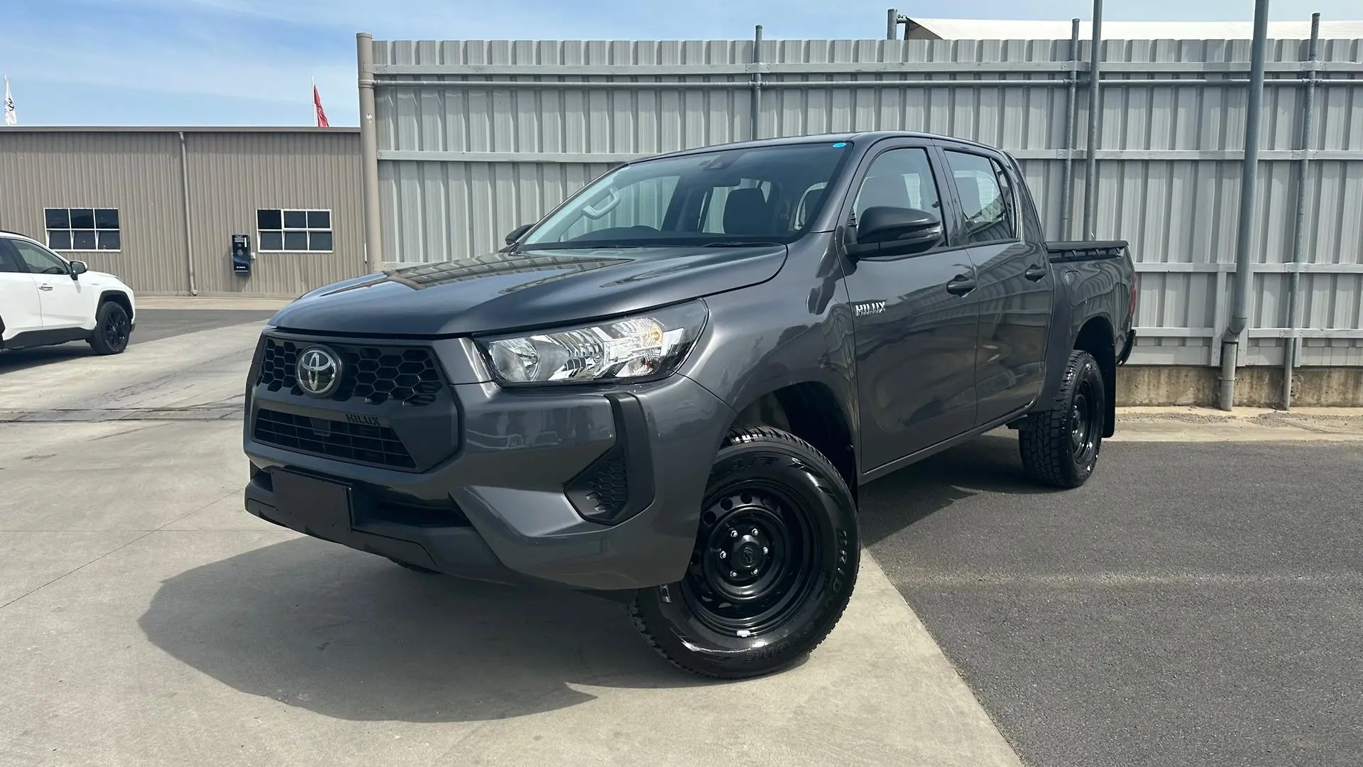 2024 Toyota Hilux Image 3