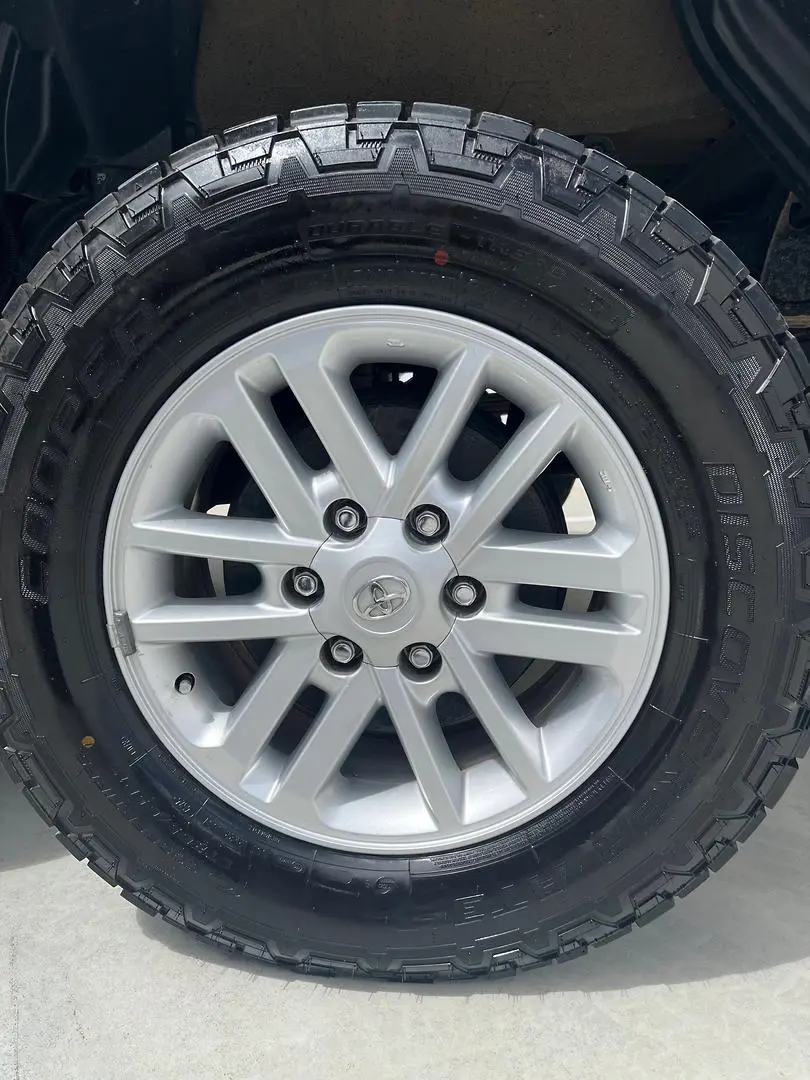 2016 Toyota Hilux Gallery Image 5