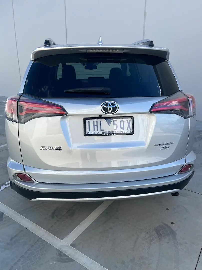 2016 Toyota RAV4 Gallery Image 10