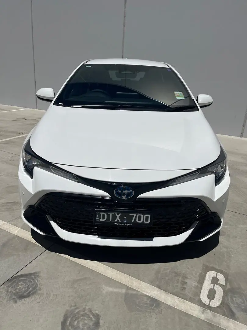 2025 Toyota Corolla Gallery Image 2