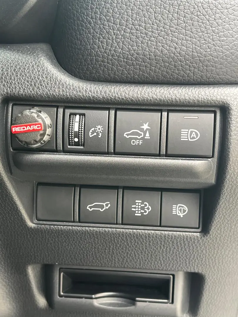 2025 Toyota Landcruiser Prado Gallery Image 23