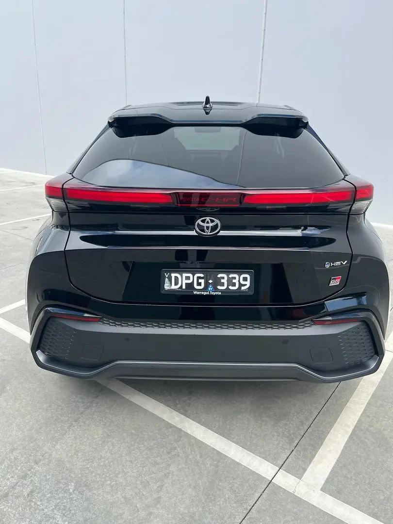 2025 Toyota C-HR Gallery Image 10