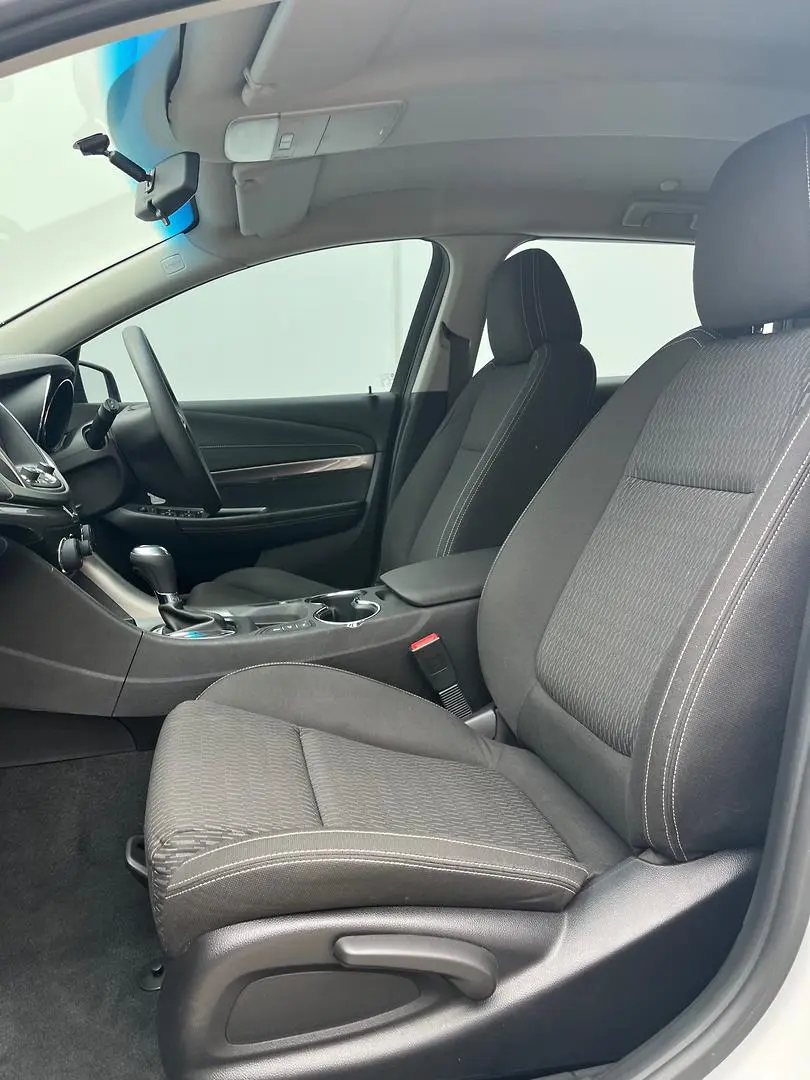 2016 Holden Commodore Gallery Image 6