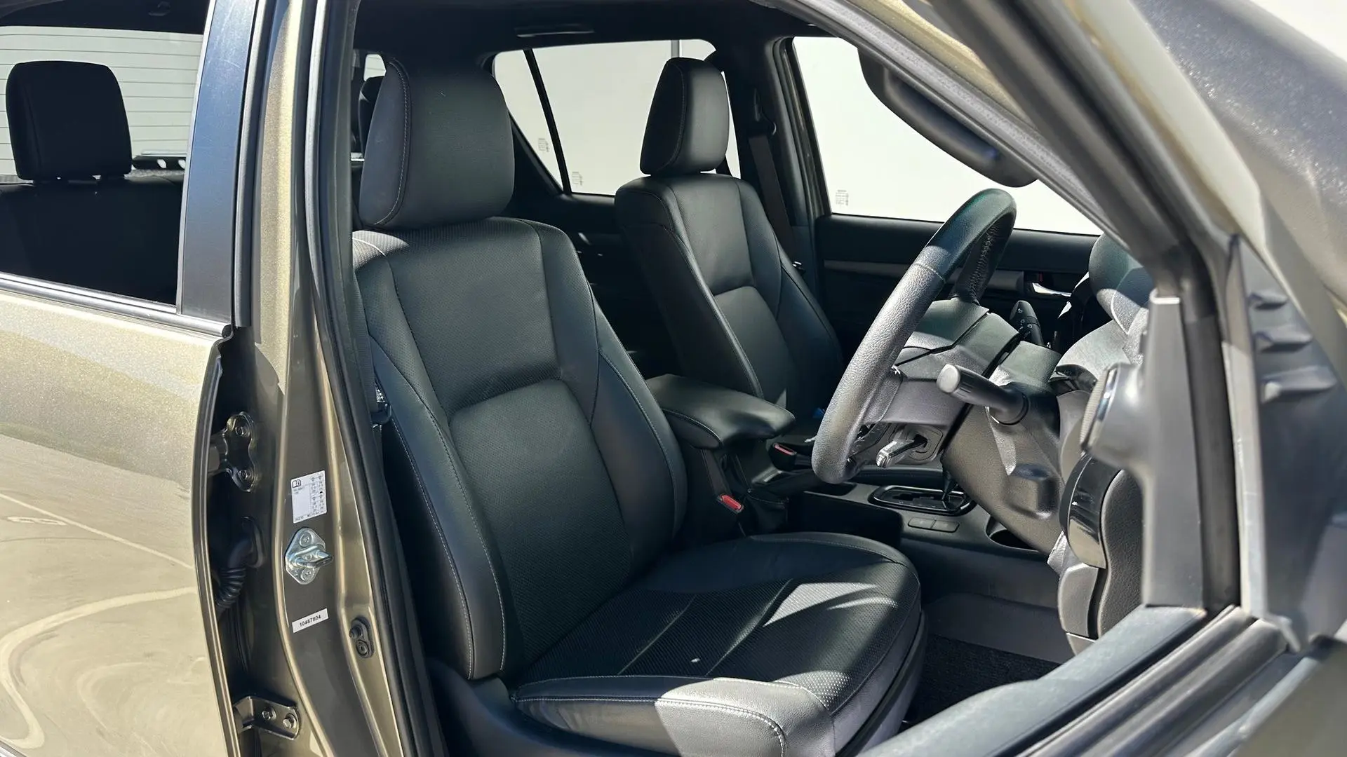 2022 Toyota Hilux Gallery Image 8