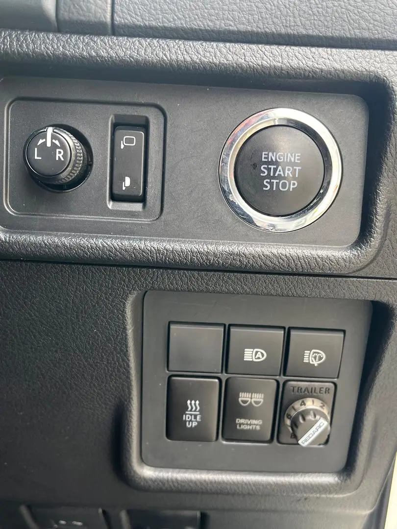 2018 Toyota Landcruiser Prado Gallery Image 26