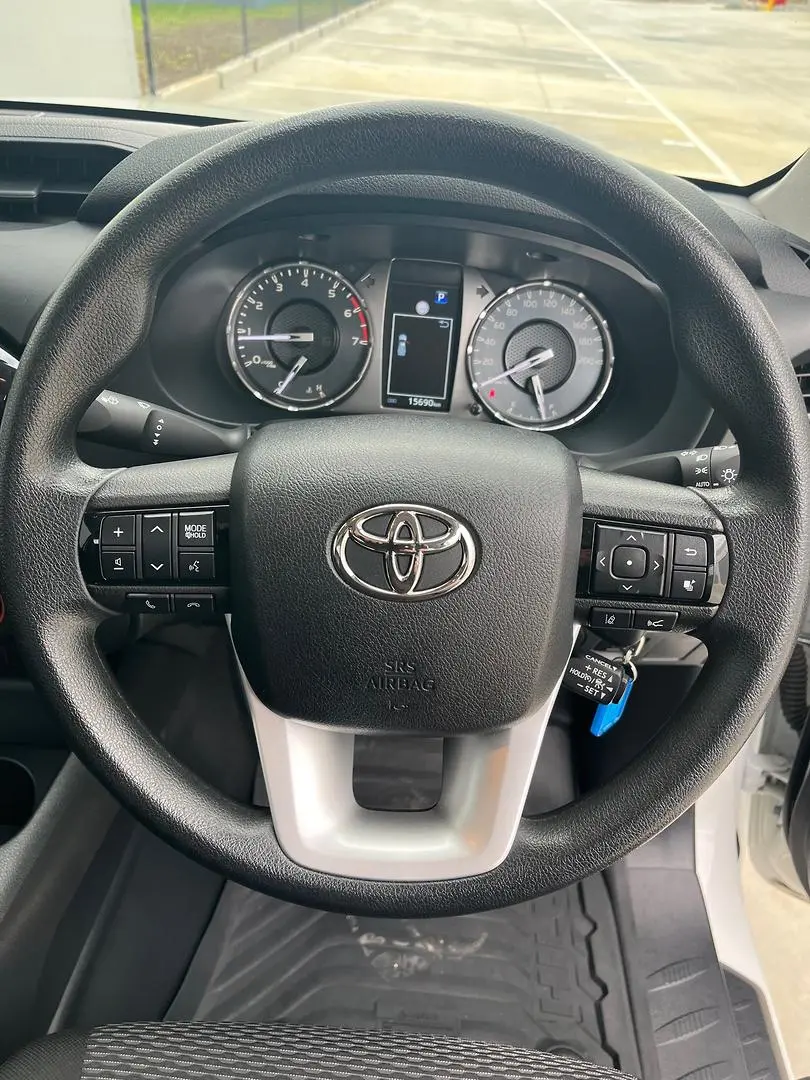 2022 Toyota Hilux Gallery Image 17