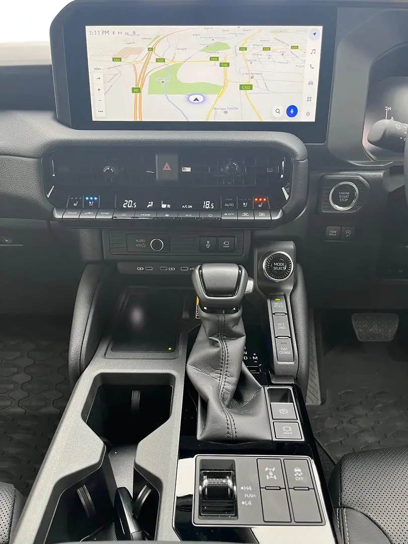 2025 Toyota Landcruiser Prado Gallery Image 18