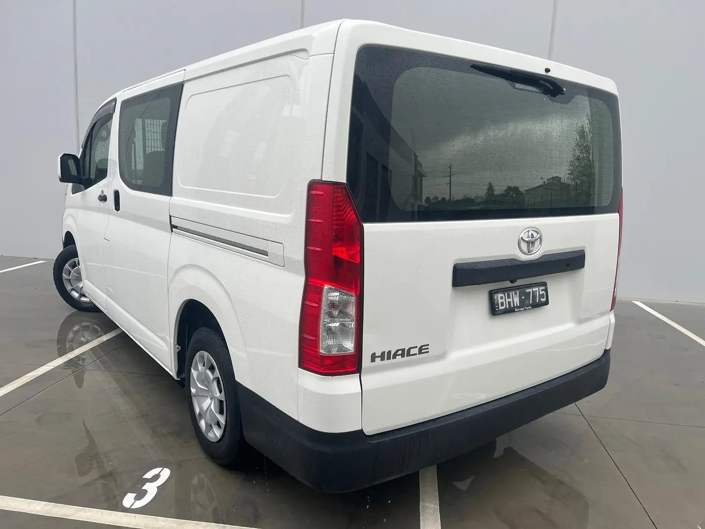 2019 Toyota Hiace Gallery Image 9