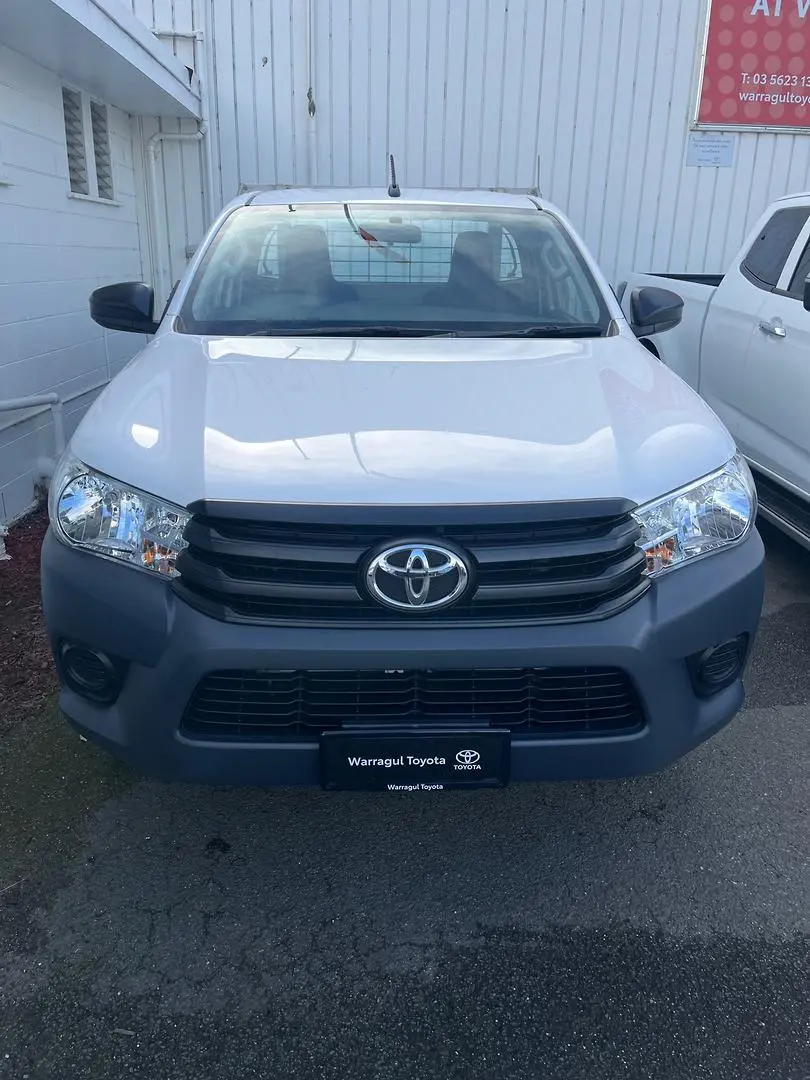 2018 Toyota Hilux Gallery Image 2