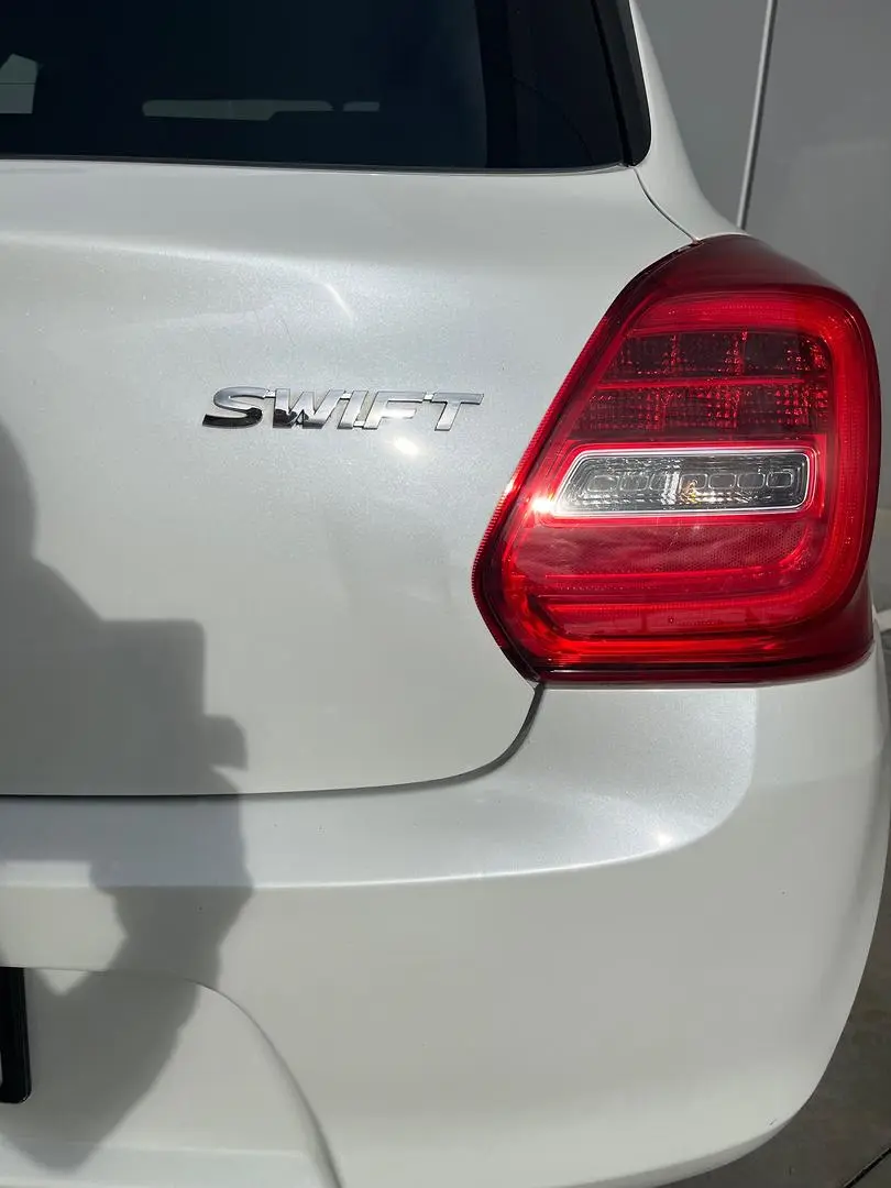 2020 Suzuki Swift Gallery Image 10