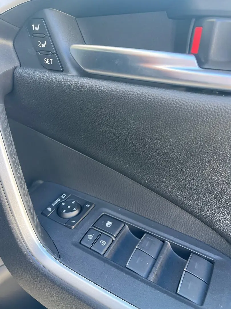 2024 Toyota RAV4 Gallery Image 17