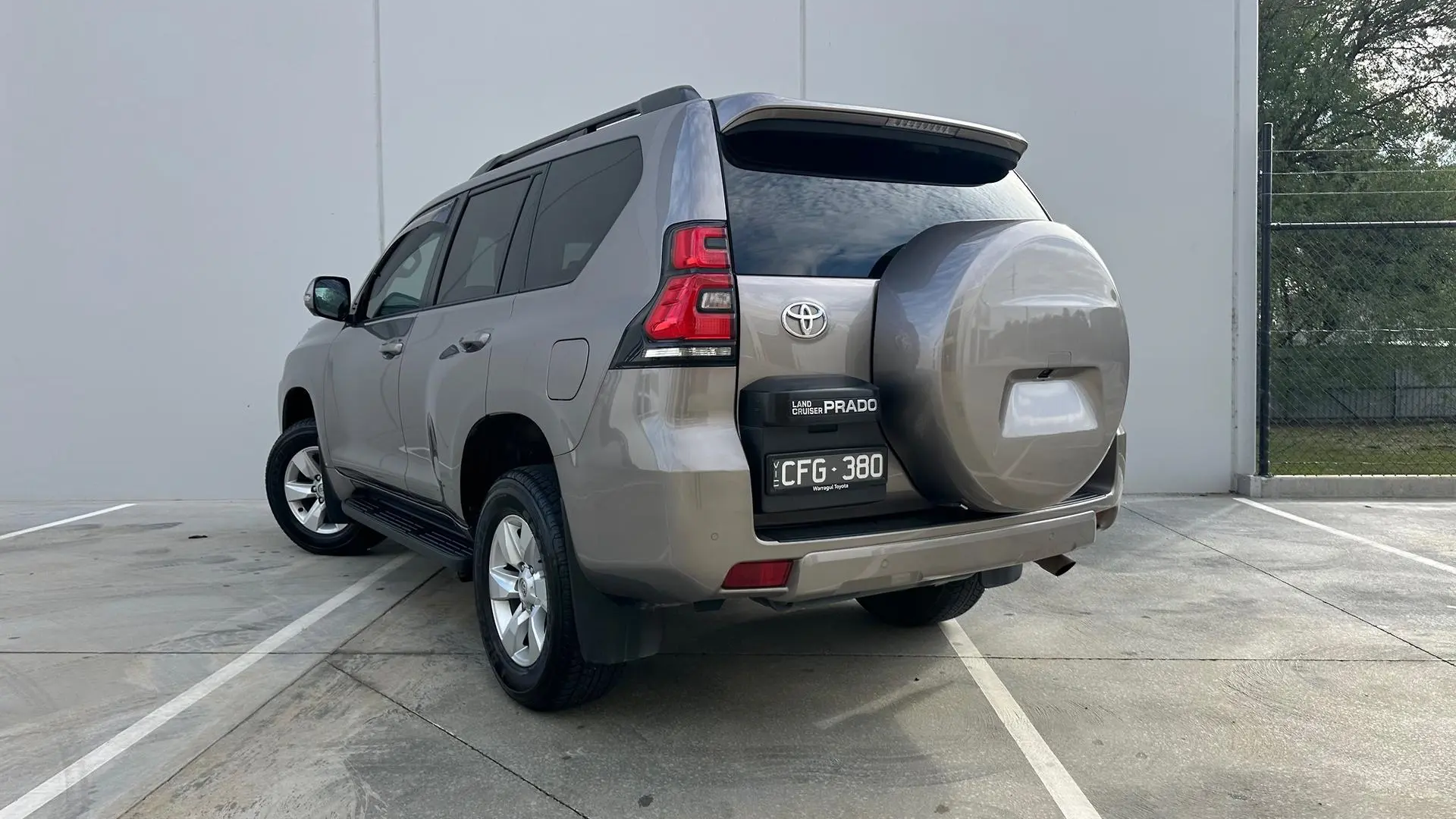 2022 Toyota Landcruiser Prado Gallery Image 13