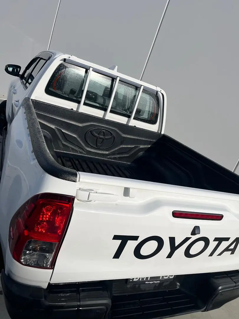 2024 Toyota Hilux Gallery Image 11
