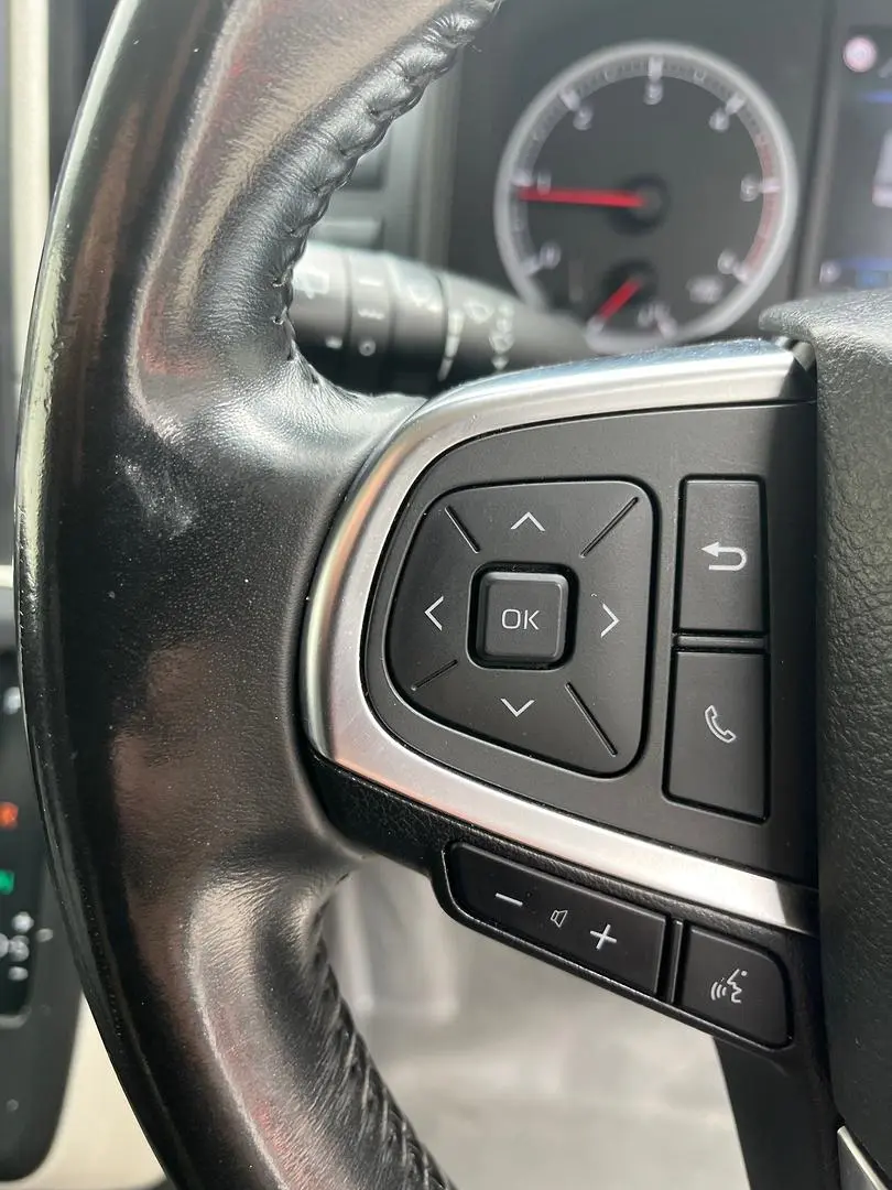 2020 Toyota Hiace Gallery Image 21