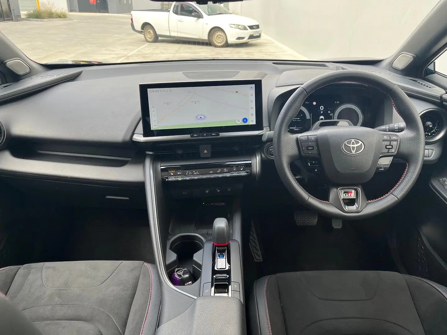 2025 Toyota C-HR Gallery Image 18