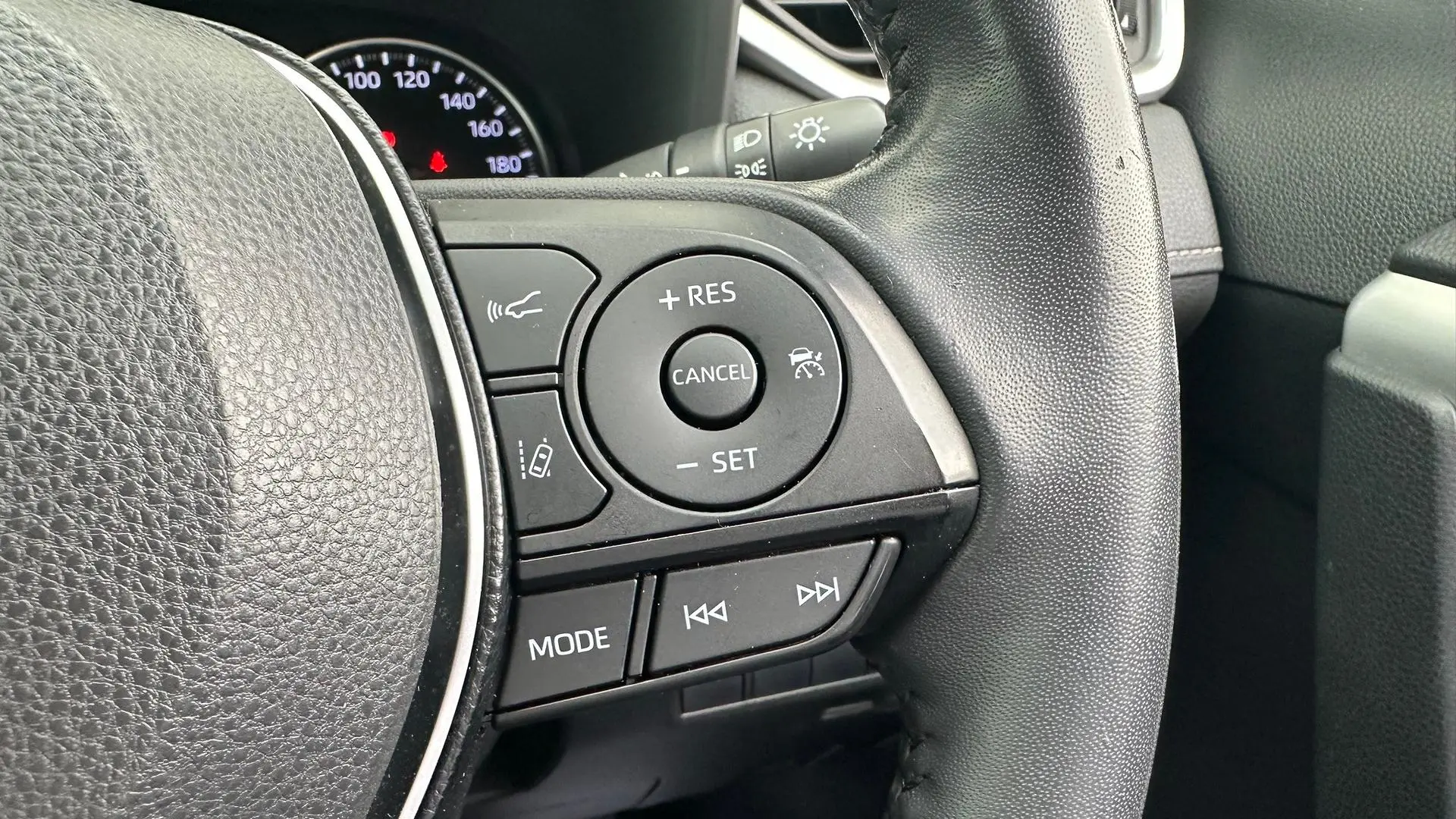 2019 Toyota RAV4 Gallery Image 15