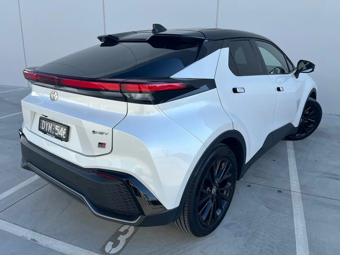 2025 Toyota C-HR Gallery Image 12