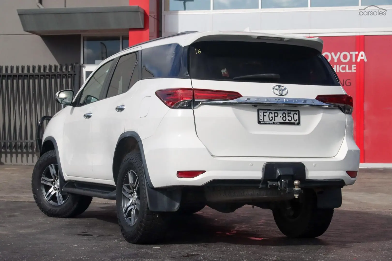 2018 Toyota Fortuner Image 2