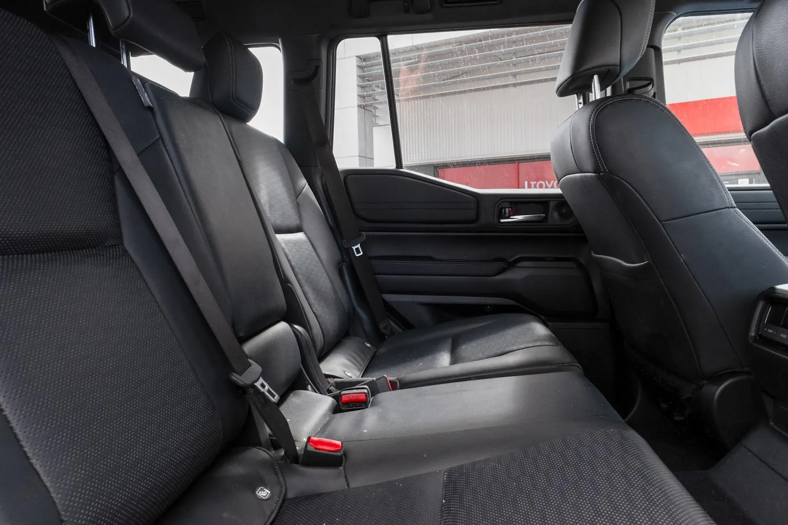 2024 Toyota Landcruiser Prado Gallery Image 9