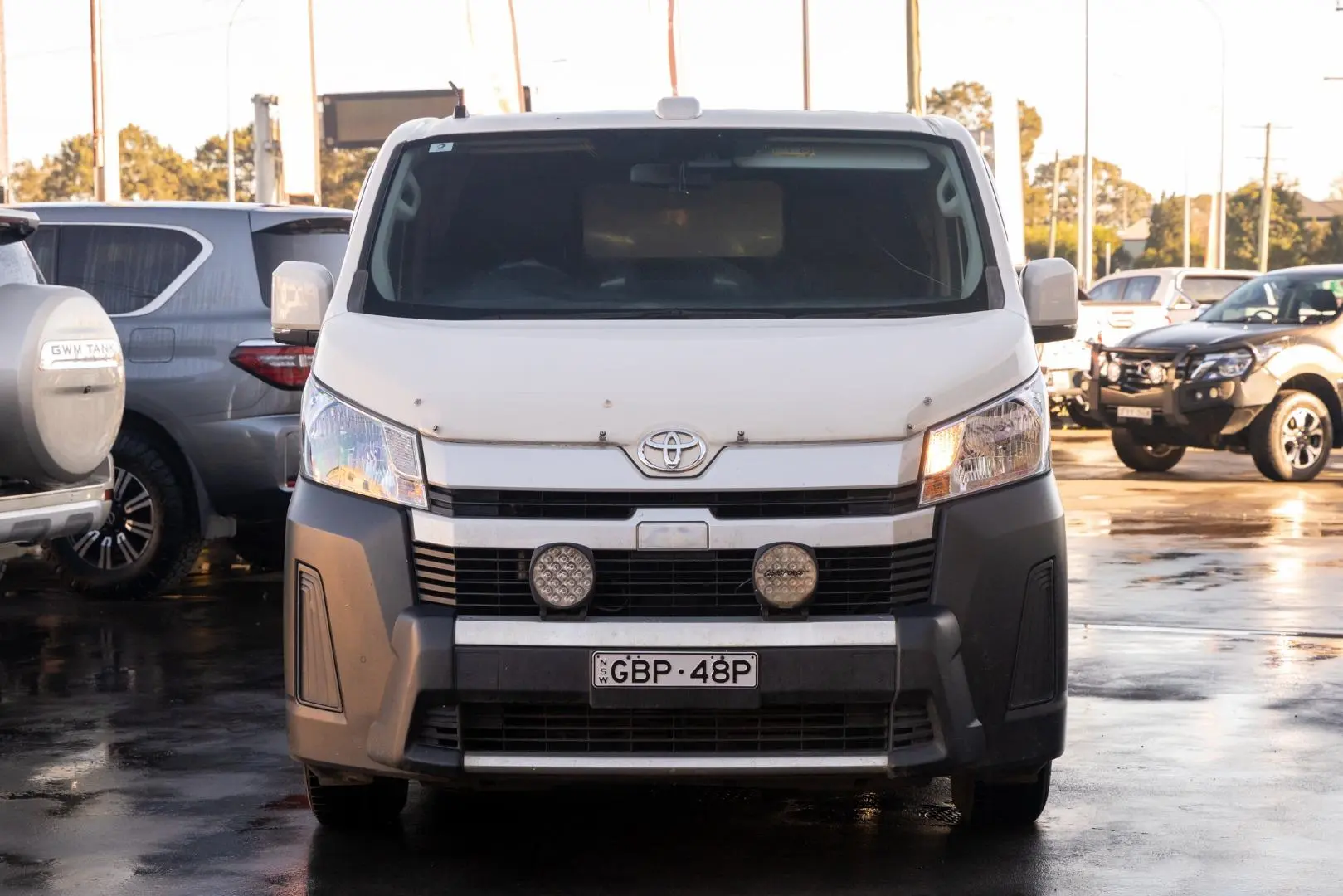 2023 Toyota Hiace Gallery Image 4