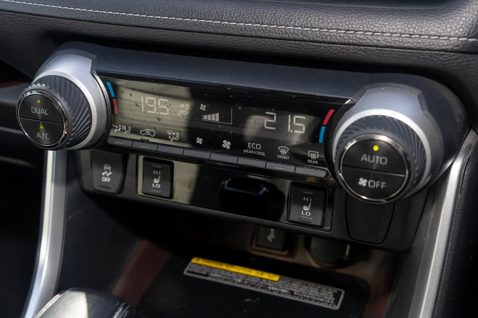 2020 Toyota RAV4 Gallery Image 16