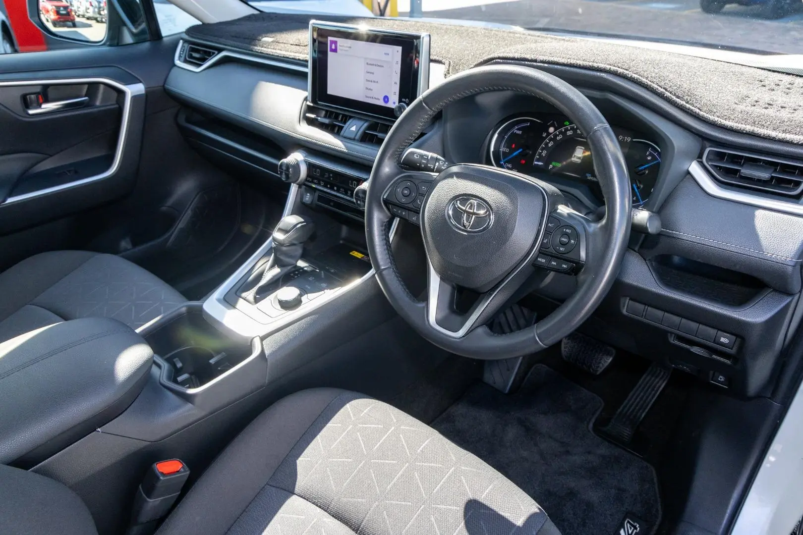 2024 Toyota RAV4 Gallery Image 7