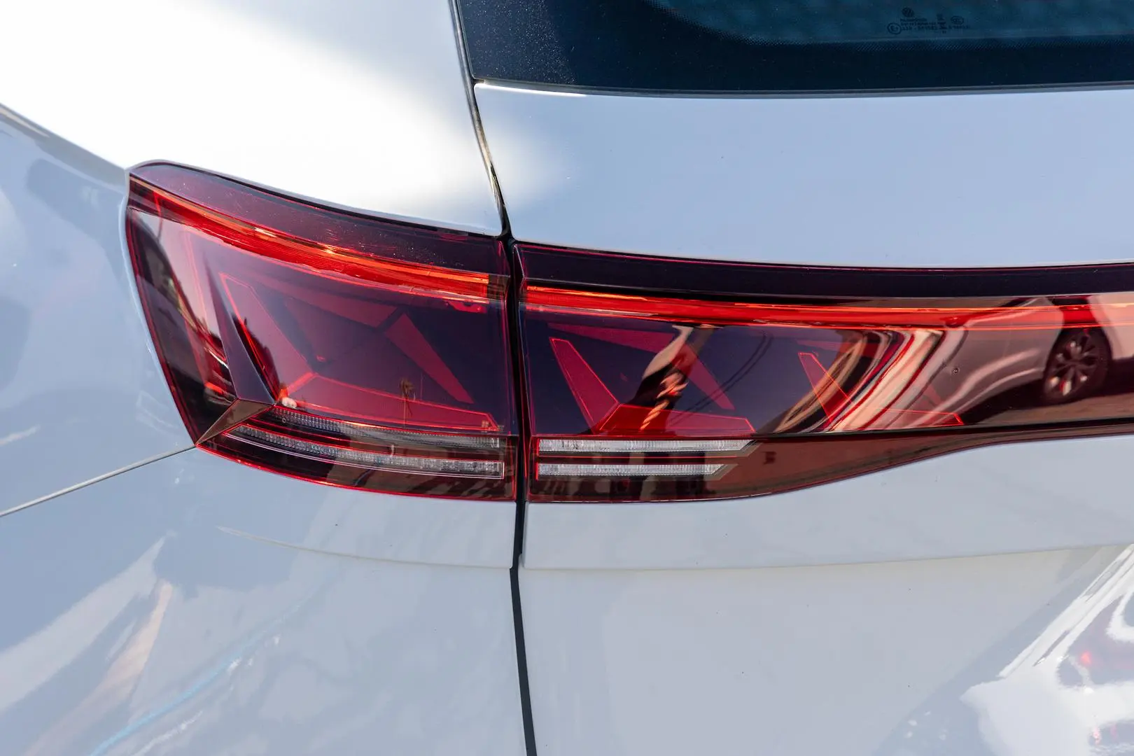 2024 Volkswagen Touareg Gallery Image 20
