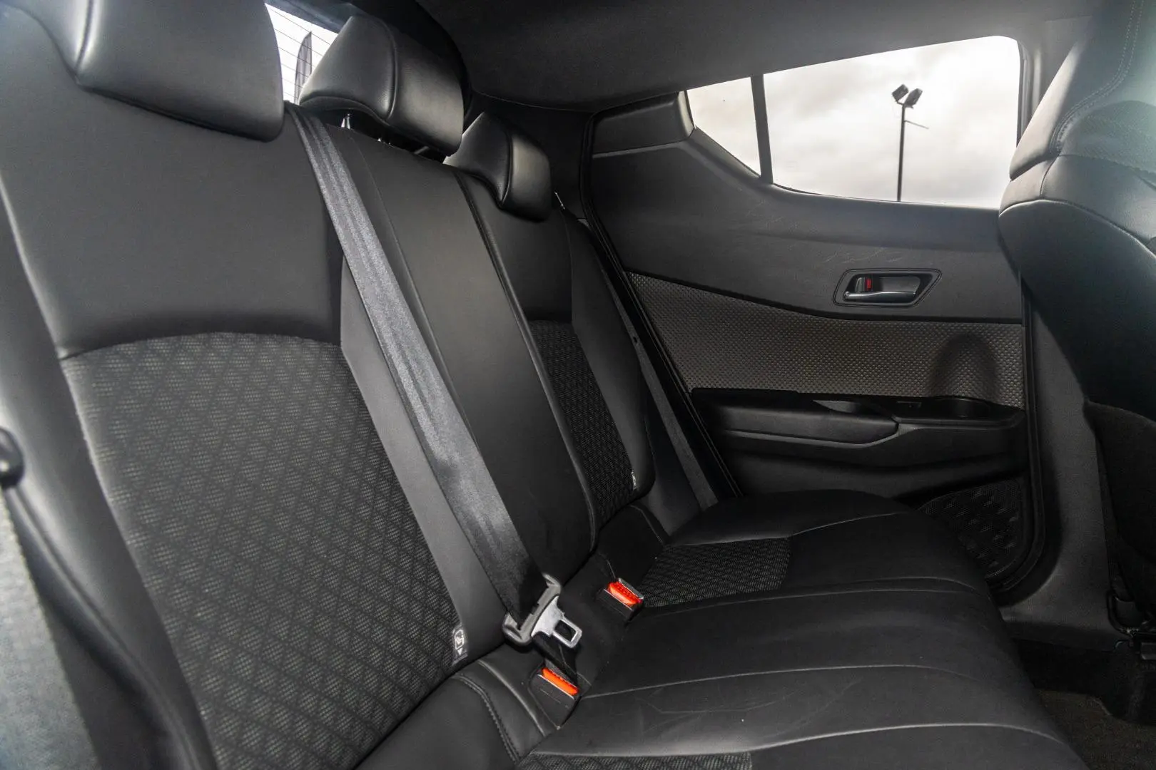 2021 Toyota C-HR Gallery Image 9