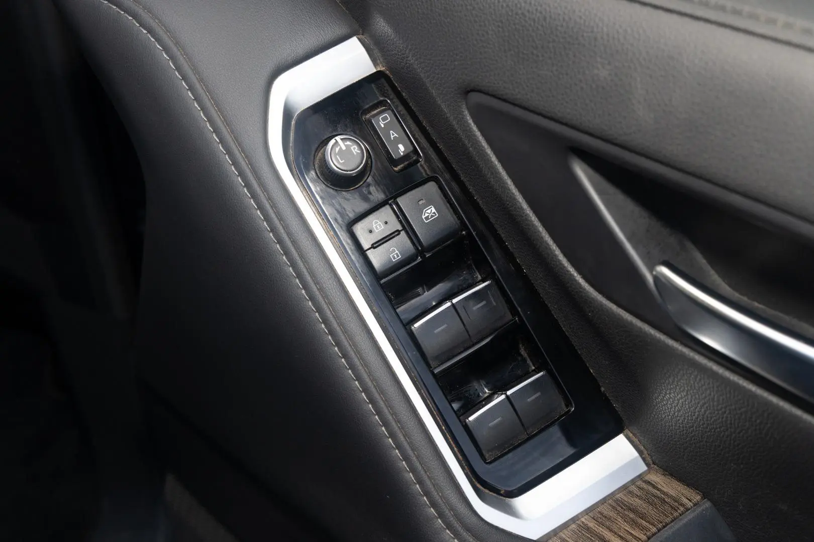 2022 Toyota Landcruiser Gallery Image 18