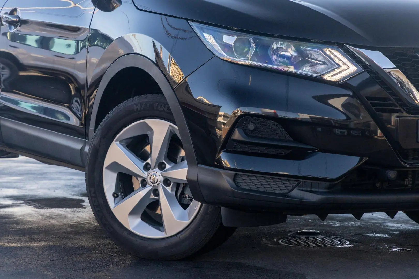 2017 Nissan QASHQAI Gallery Image 6