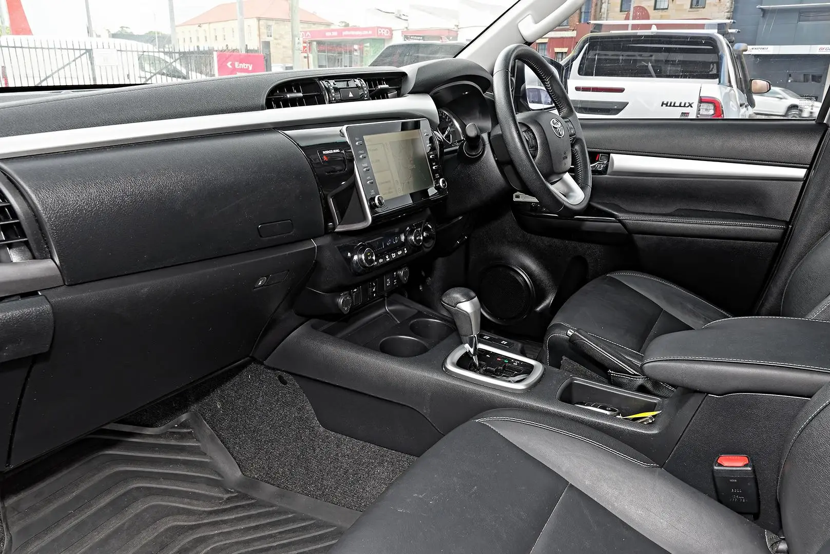 2021 Toyota Hilux Gallery Image 8