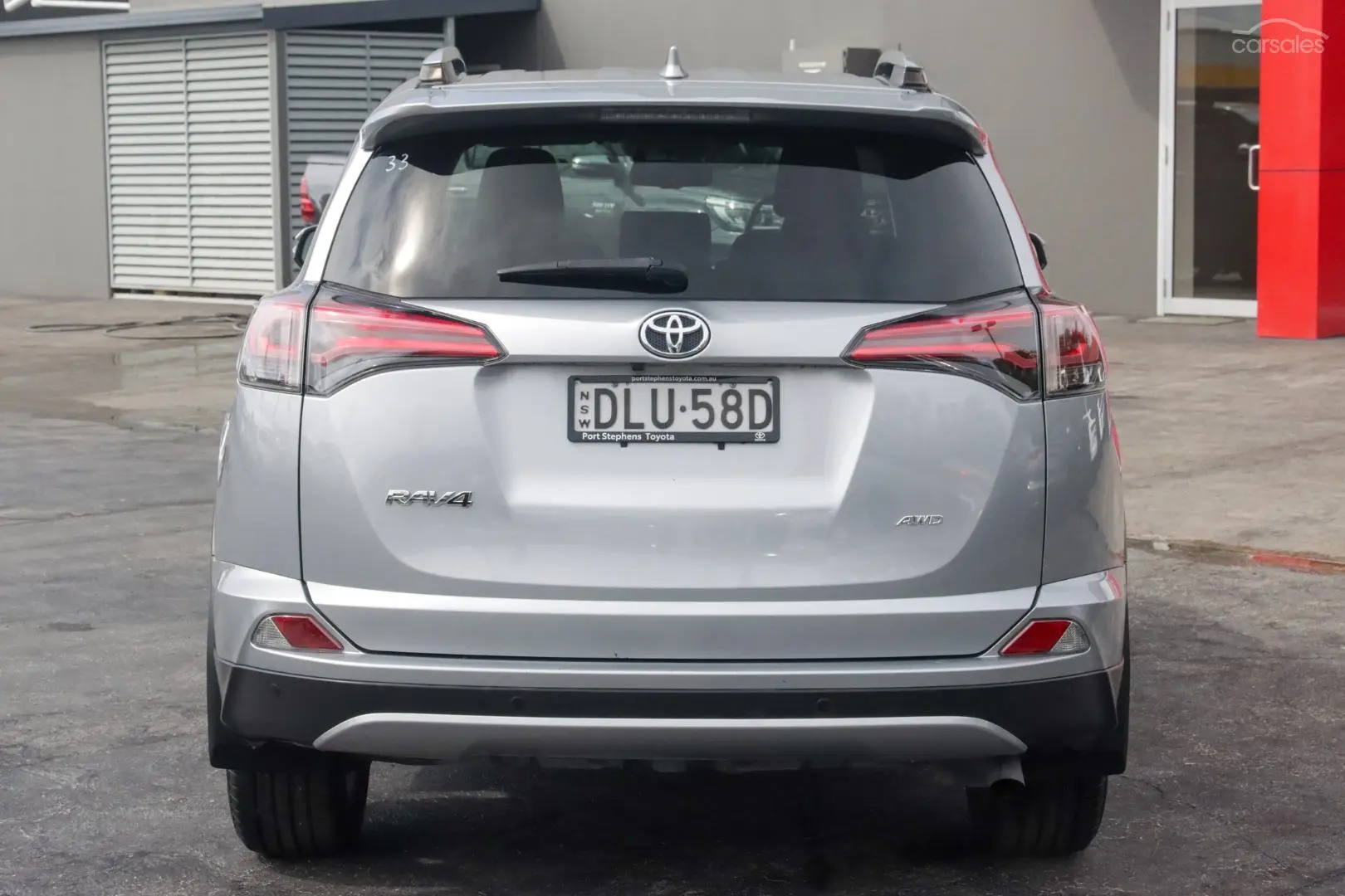 2017 Toyota RAV4 Image 5