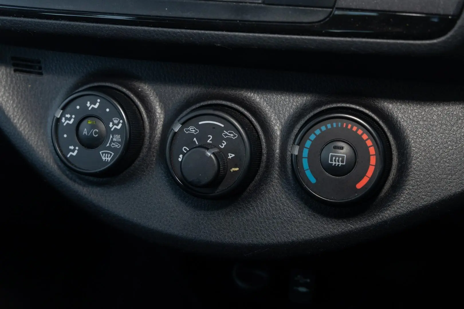 2019 Toyota Yaris Gallery Image 16