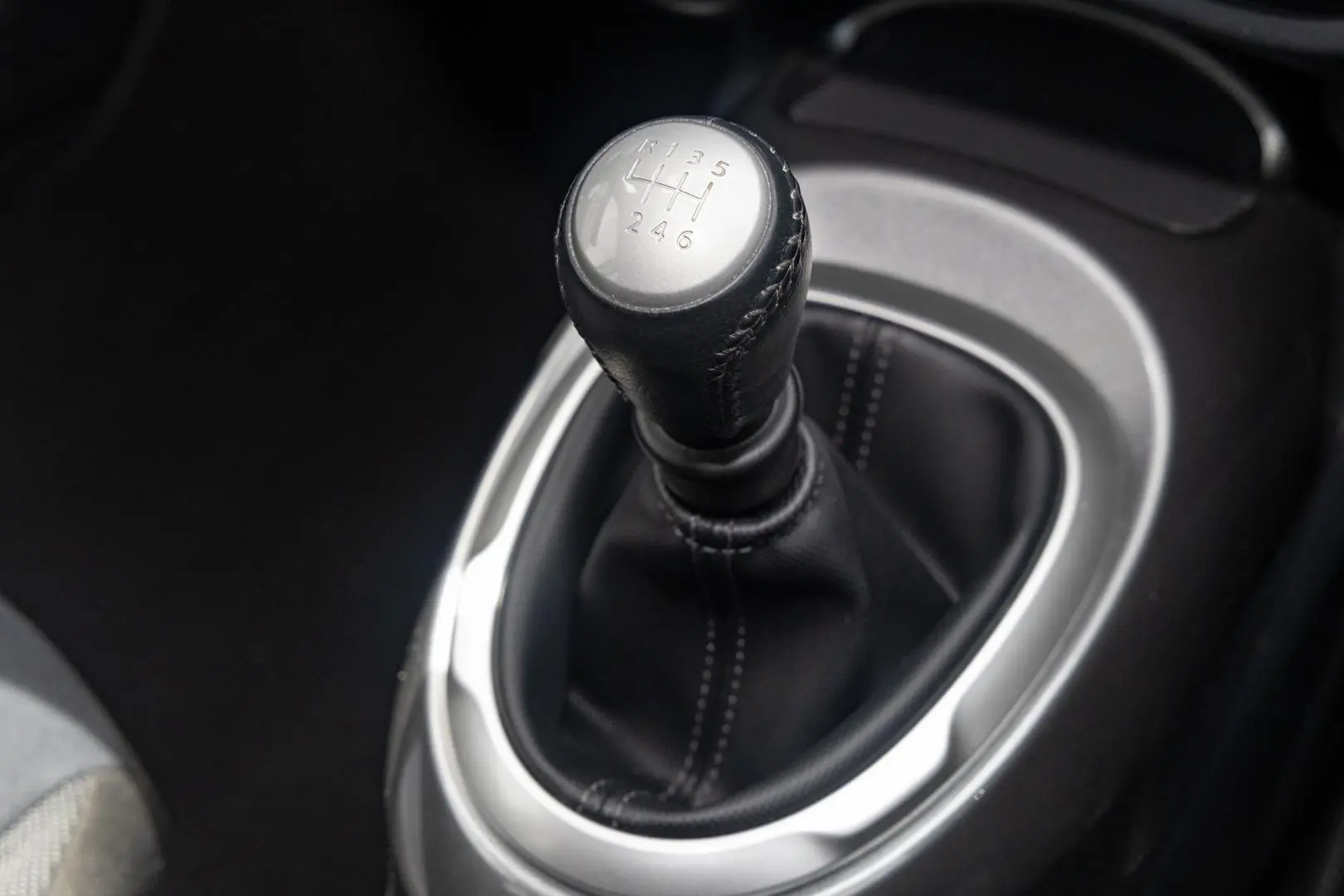 2018 Nissan JUKE Gallery Image 16