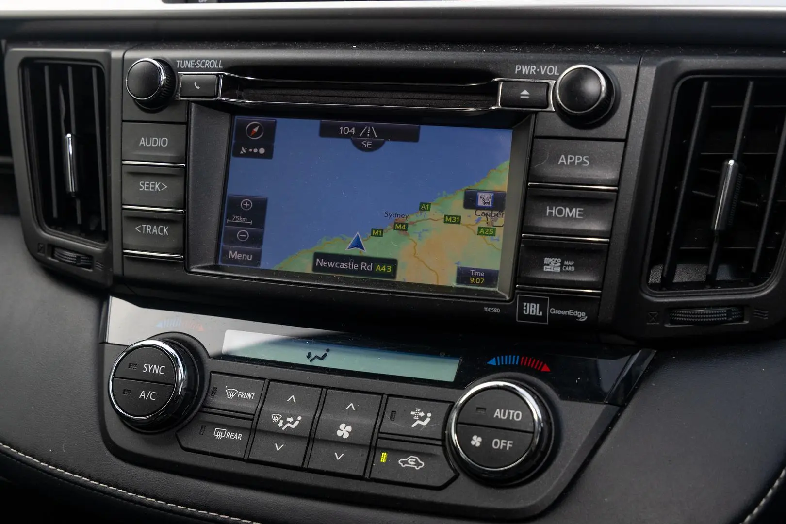 2018 Toyota RAV4 Gallery Image 14