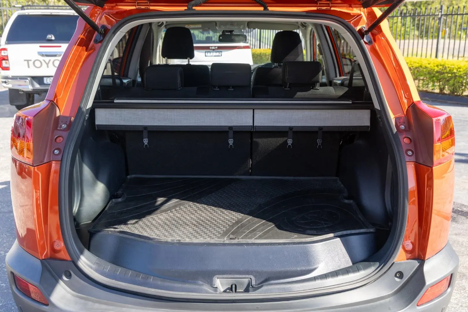 2015 Toyota RAV4 Gallery Image 19