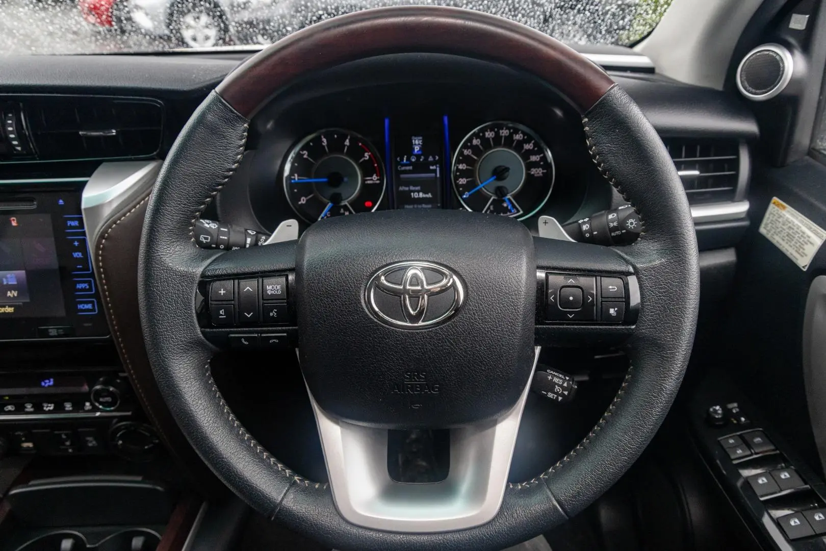 2018 Toyota Fortuner Gallery Image 10