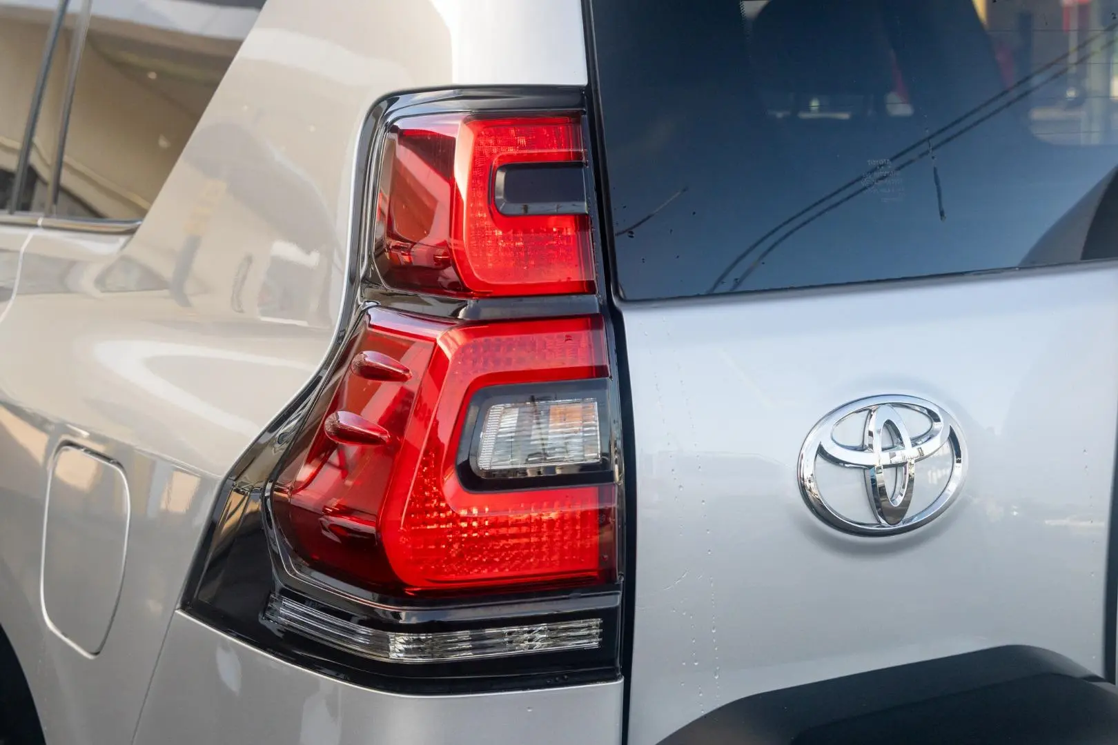 2023 Toyota Landcruiser Prado Gallery Image 21