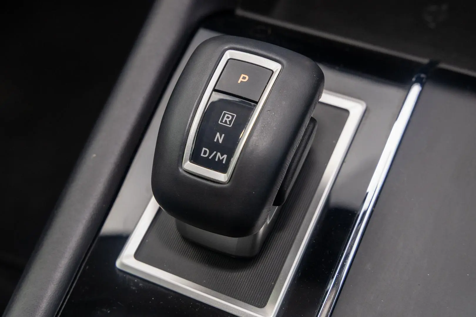 2024 Mitsubishi Outlander Gallery Image 17